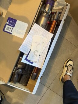 image client 1 Aspirateur Balai Dyson Cyclone V10 Submarine