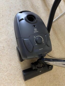 image client 1 Aspirateur avec Sac Electrolux Clean 500 EB51C1OG