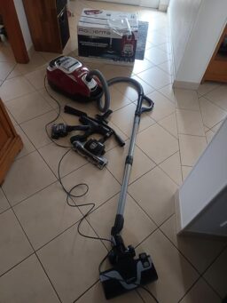 image client 1 Aspirateur avec Sac Rowenta Silence Force Effitech RO7474EA
