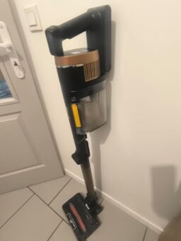 image client 1 Aspirateur Balai sans fil Multi Surfaces Shark Stratos Cuivre IZ400EUTBK
