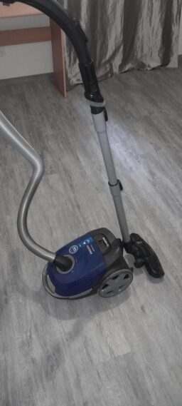 image client 10 Aspirateur avec Sac Philips XD3110-09