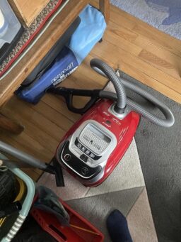 image client 10 Aspirateur avec Sac Rowenta Silence Force RO7473EA