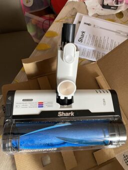 image client 10 Aspirateur sans fil Shark BU3521EU