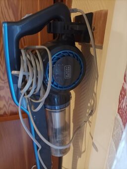 image client 2 Aspirateur Balai Black+decker BXVMS600E