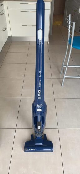 image client 2 Aspirateur Balai sans fil Bosch Série 2 BCHF216S