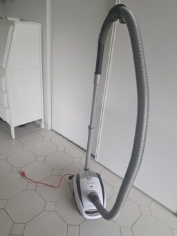 image client 2 Aspirateur Traîneau avec Sac Severin BC 7035