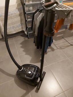 image client 3 Aspirateur Traîneau Bosch Série 4 BGL38BA2H
