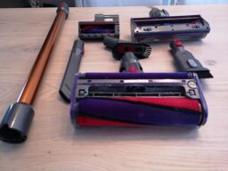 image client 3 Aspirateur Balai Dyson Cyclone V10 Absolute