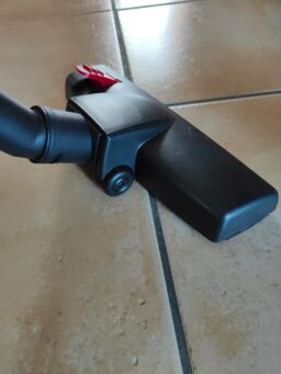image client 4 Aspirateur Balai Filaire Générique 3 en 1 600w