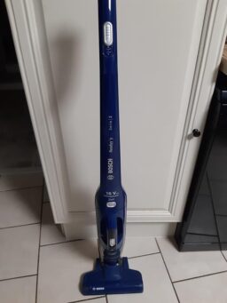 image client 4 Aspirateur balai Bosch Série 2 BBHF220