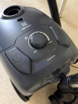 image client 4 Aspirateur avec Sac Electrolux Clean 500 EB51C1OG