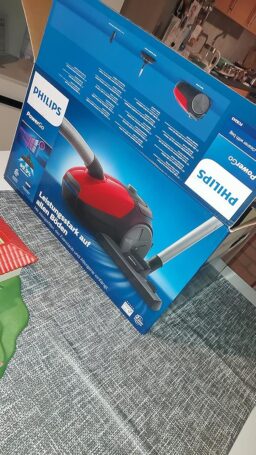 image client 4 Aspirateur avec Sac Philips Série 2000 FC8243-09
