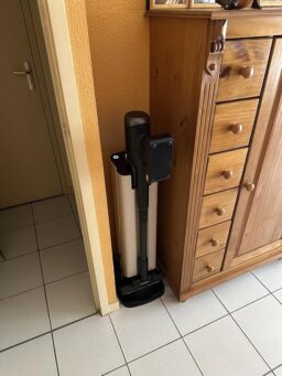 image client 4 Aspirateur Balai Roborock H60 Hub Ultra