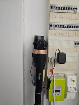 image client 4 Aspirateur Balai sans fil Multi Surfaces Shark Stratos Cuivre IZ400EUTBK