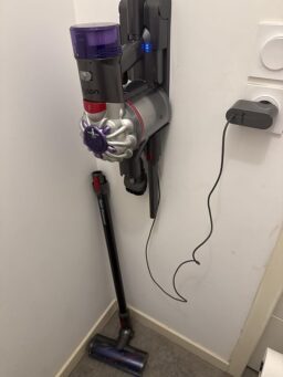 image client 5 Aspirateur Balai Dyson V8 Advanced