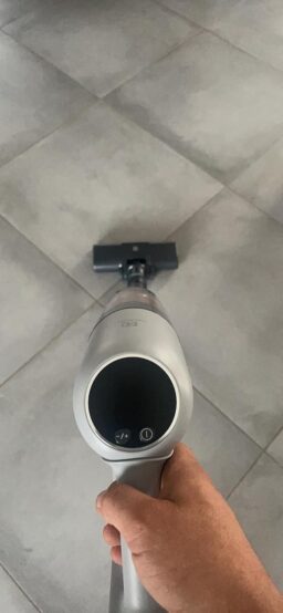 image client 5 Aspirateur Balai Electrolux 700 Animal EP71AB14UG