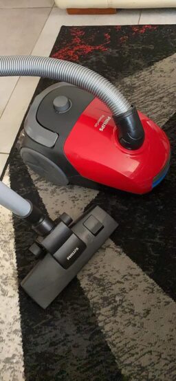 image client 5 Aspirateur avec Sac Philips Série 2000 FC8243-09