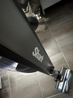 image client 6 Aspirateur Balai sans fil Shark PowerPro sans IZ370EU