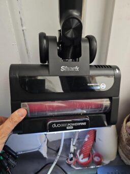 image client 6 Aspirateur Balai sans fil Multi Surfaces Shark Stratos Cuivre IZ400EUTBK