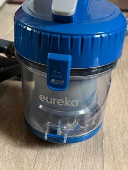 image client 7 Aspirateur Traîneau Eureka Whirlwind
