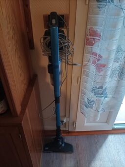 image client 8 Aspirateur Balai Black+decker BXVMS600E