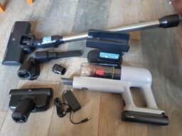 image client 8 Aspirateur Balai Electrolux 700 Animal EP71AB14UG