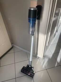 image client 8 Aspirateur Balai sans fil Philips Série 3000 XC3032-01