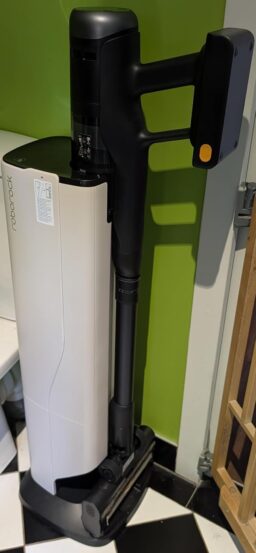 image client 8 Aspirateur Balai Roborock H60 Hub Ultra