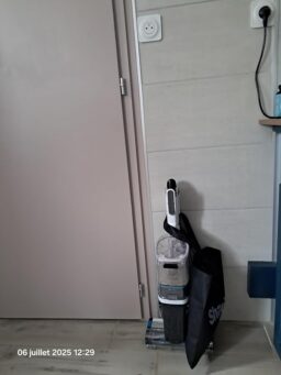 image client 8 Aspirateur sans fil Shark PowerPro IZ380EUT