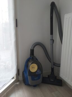 image client 9 Aspirateur sans Sac Philips Série 2000 XB2125-09