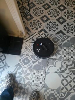 image client 1 Aspirateur Robot Laveur Ecovacs DEEBOT T80 OMNI