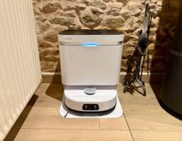 image client 1 Aspirateur Robot Eureka J15 Pro Ultra WH
