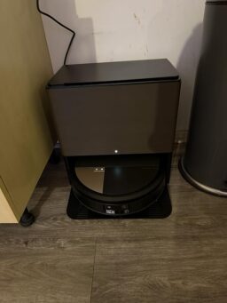 image client 1 Aspirateur Robot Laveur Irobot Roomba Max 705 Combo Base AutoWash