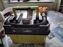 image client 1 Aspirateur sans fil Compact Atelier-Auto Ryobi Main RV1811 0 One+