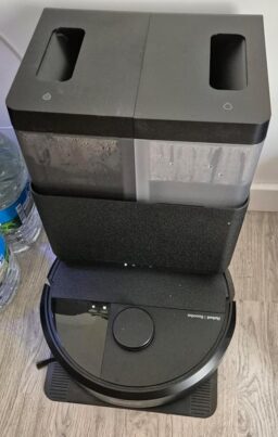 image client 10 Aspirateur Robot Laveur Irobot Roomba® Plus 405 Combo AutoWash™ Dock