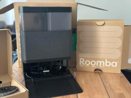 image client 10 Aspirateur Robot Laveur Irobot Roomba Plus 505 Combo AutoWash Dock