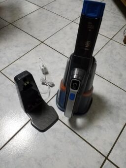 image client 2 Aspirateur sans fil BLACK+DECKER BHHV520BF QW