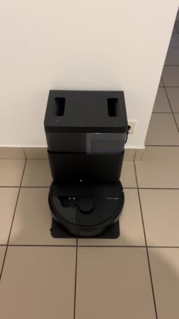 image client 2 Aspirateur Robot Laveur Irobot Roomba® Plus 405 Combo AutoWash™ Dock