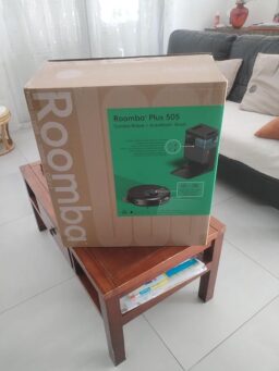 image client 2 Aspirateur Robot Laveur Irobot Roomba Plus 505 Combo AutoWash Dock