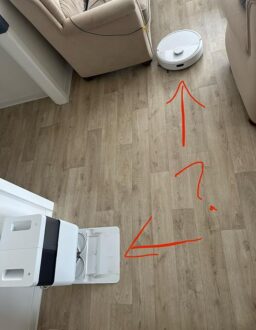 image client 3 Aspirateur Robot Laveur Irobot Roomba® Plus 405 Combo AutoWash™ Dock