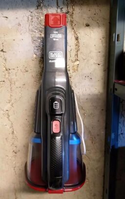 image client 4 Aspirateur À Main sans fil BLACK+DECKER BHHV315B QW