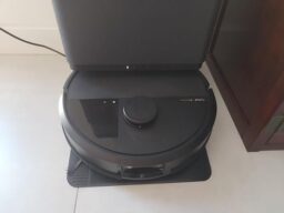image client 4 Aspirateur Robot Laveur Irobot Roomba Plus 505 Combo AutoWash Dock