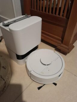 image client 4 Robot Aspirateur Laveur Irobot Roomba Mini Base Autoempty
