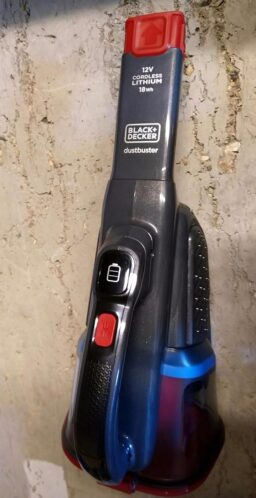 image client 5 Aspirateur À Main sans fil BLACK+DECKER BHHV315B QW