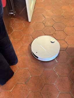 image client 5 Robot Aspirateur Laveur Roborock Saros 20