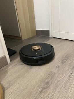 image client 5 Robot Aspirateur Laveur Vexilar Cleanova W9