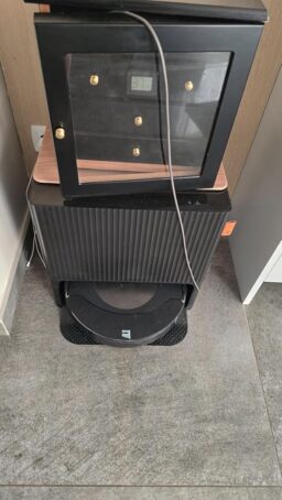 image client 6 Aspirateur Robot Laveur Irobot Roomba Combo J9+