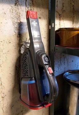 image client 7 Aspirateur À Main sans fil BLACK+DECKER BHHV315B QW