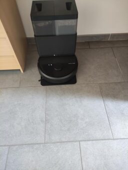image client 7 Aspirateur Robot Laveur Irobot Roomba® Plus 405 Combo AutoWash™ Dock