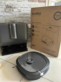image client 8 Robot Aspirateur Laveur Eureka J20 Serpillière À Chenille